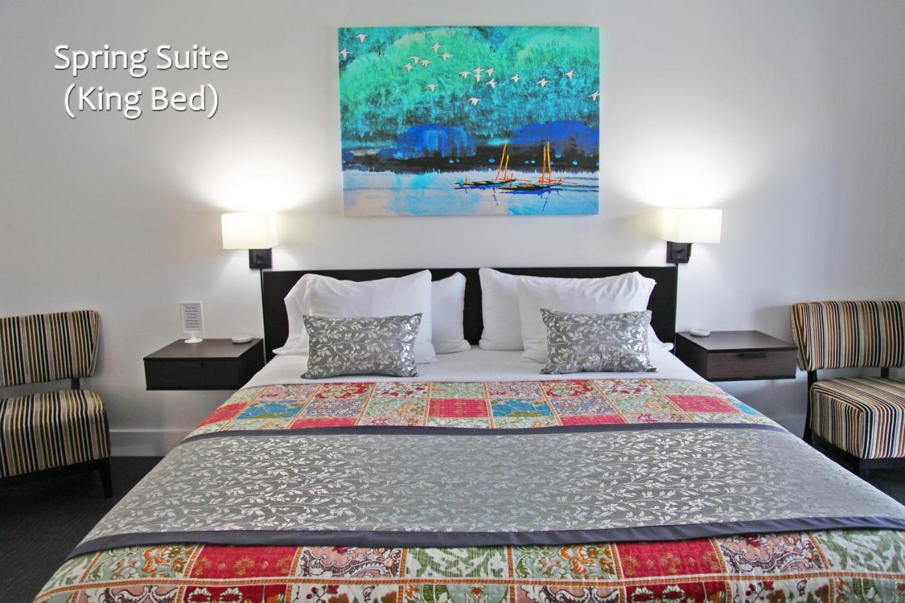 Lily'S House On The 12 Bed and Breakfast Sainte-Catherine Buitenkant foto
